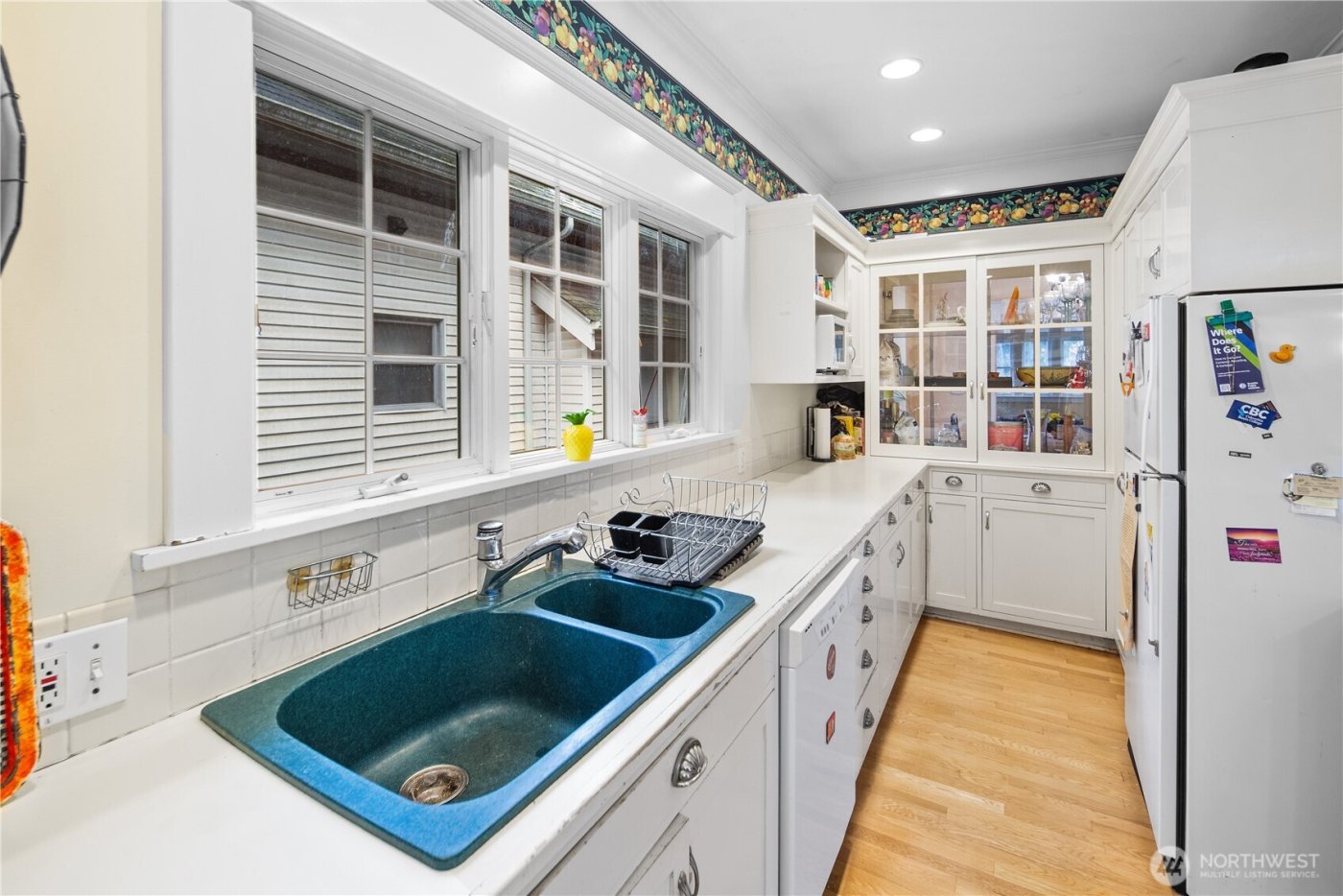 4616 Meridian Avenue N, Seattle, WA 98103-6936