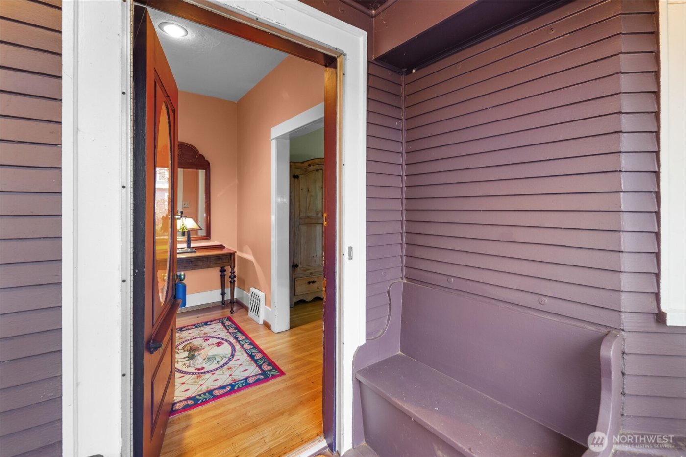 4616 Meridian Avenue N, Seattle, WA 98103-6936