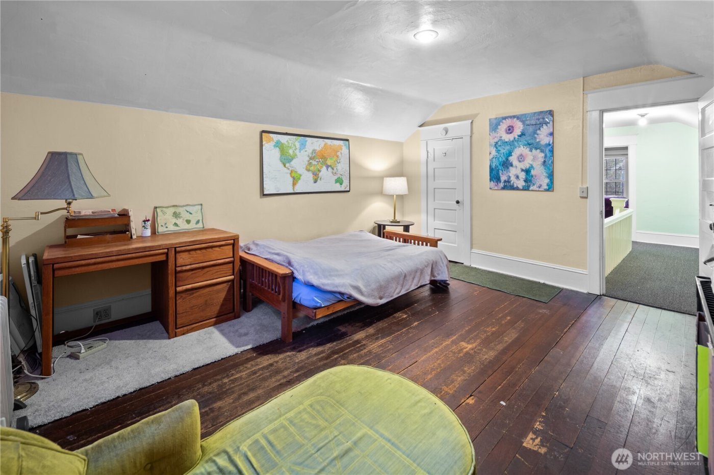 4616 Meridian Avenue N, Seattle, WA 98103-6936