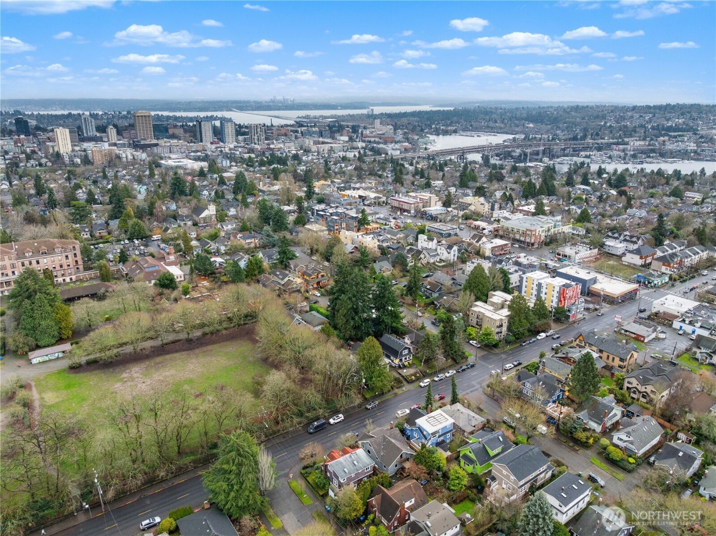 4616 Meridian Avenue N, Seattle, WA 98103-6936