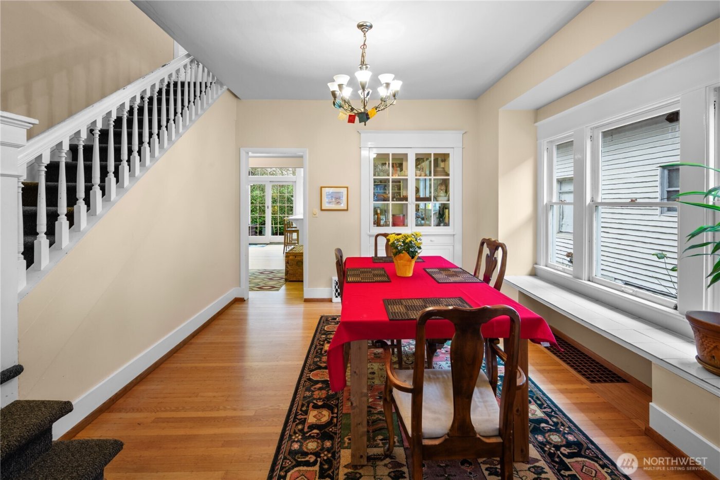 4616 Meridian Avenue N, Seattle, WA 98103-6936