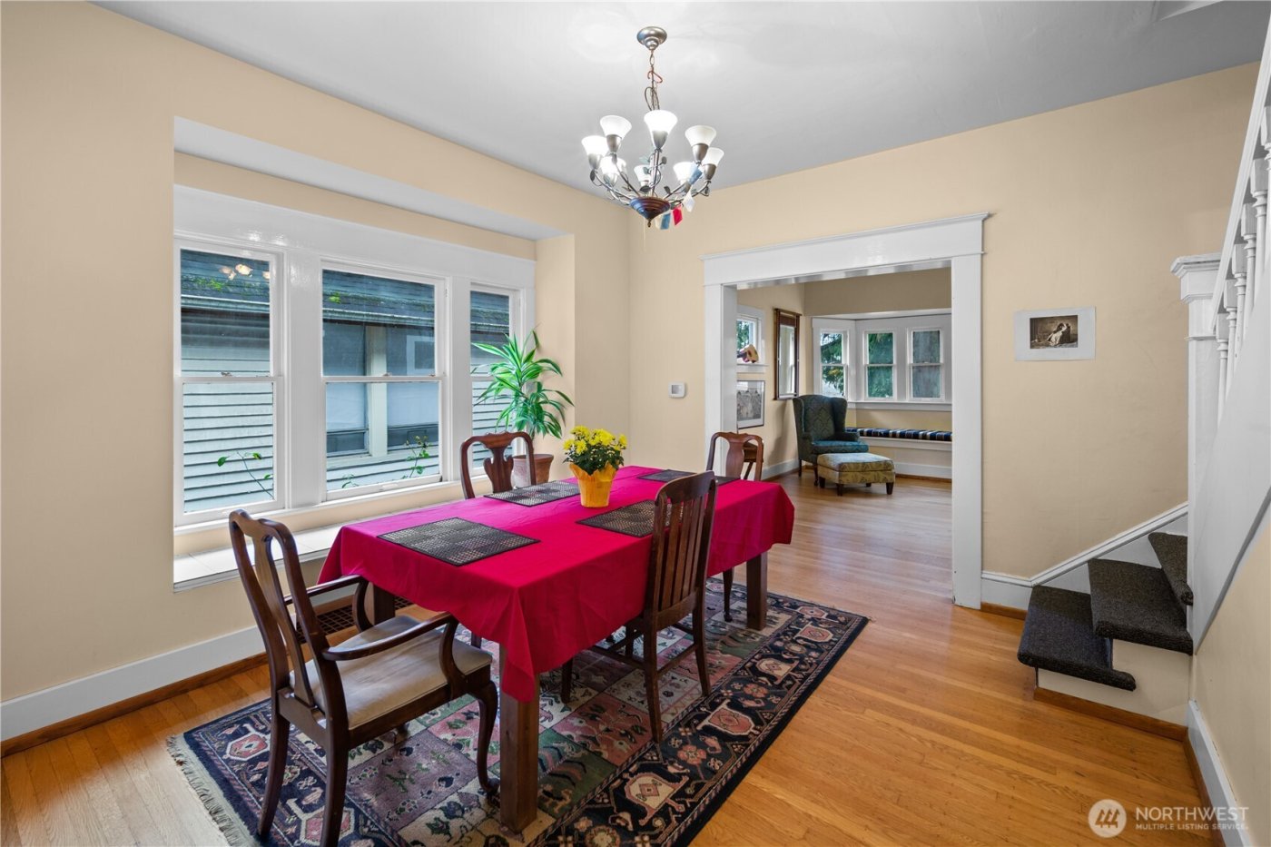 4616 Meridian Avenue N, Seattle, WA 98103-6936