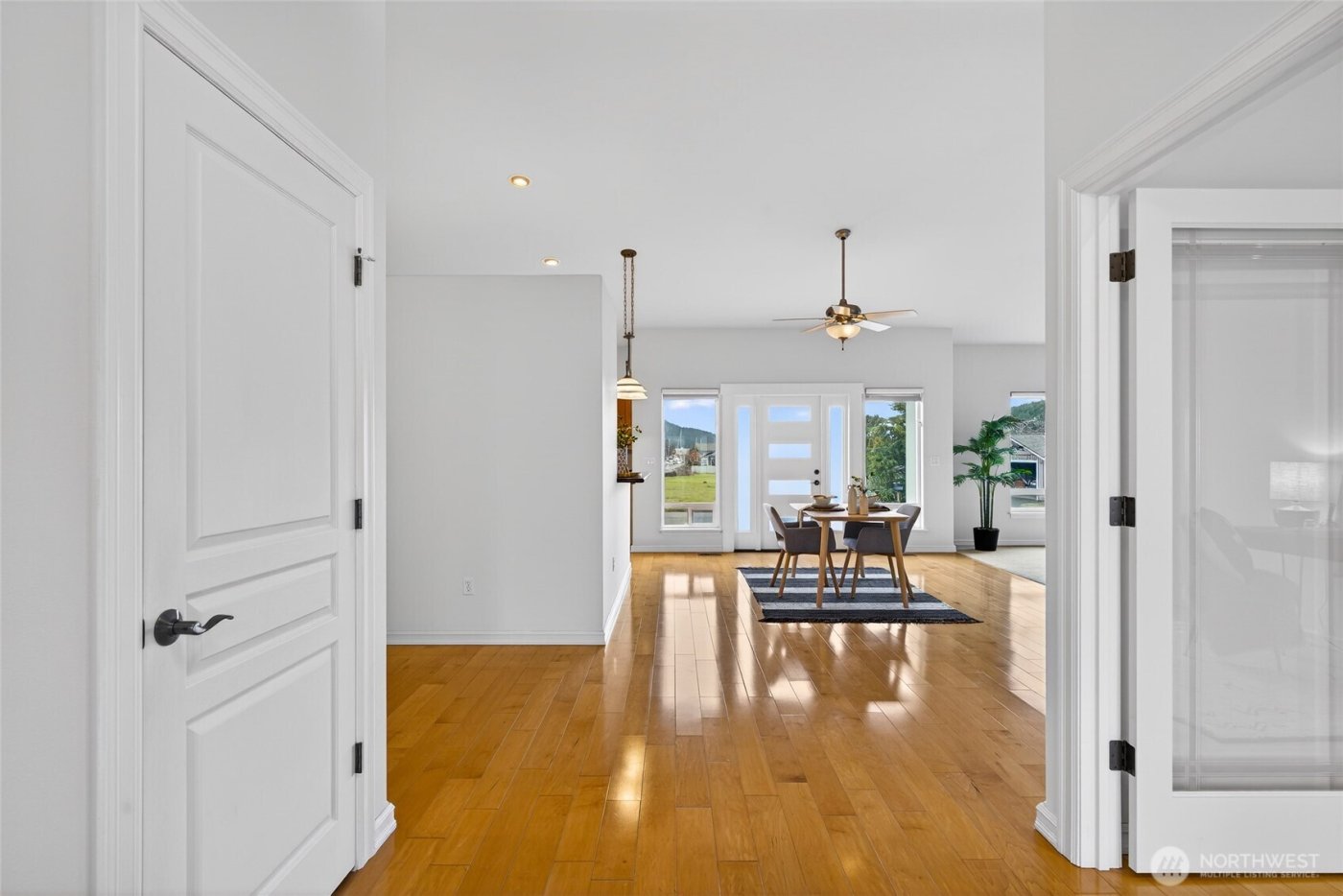 5208 Doon Way , Anacortes, WA 98221-2912