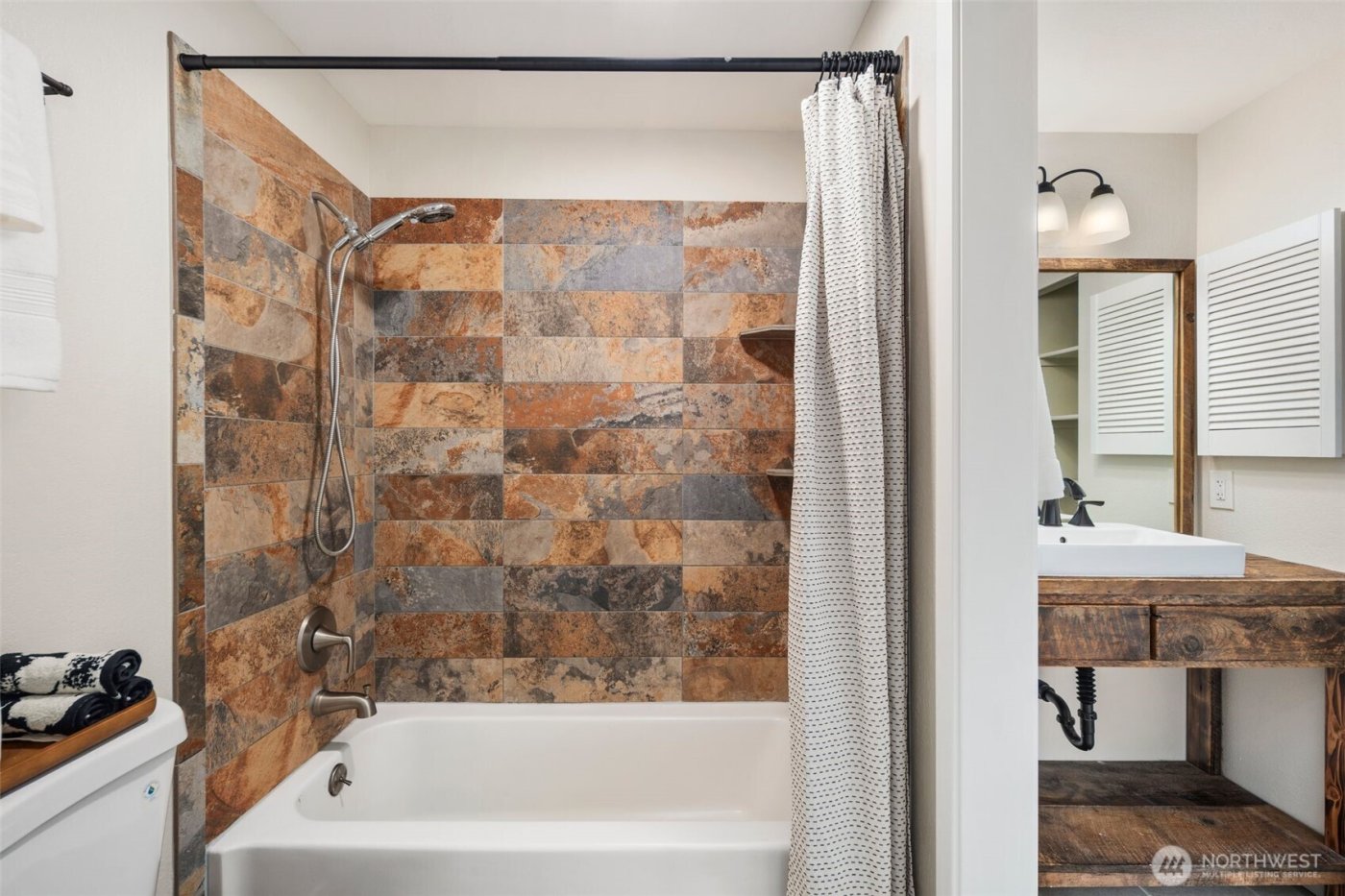 11104 NE 68th Street #A103, Kirkland, WA 98033