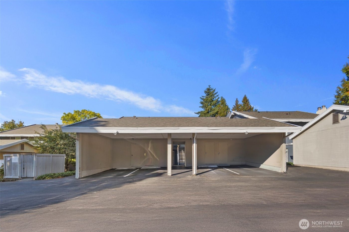 11104 NE 68th Street #A103, Kirkland, WA 98033