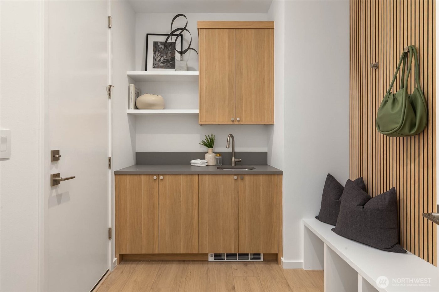 7506 18th Avenue NW, Seattle, WA 98117