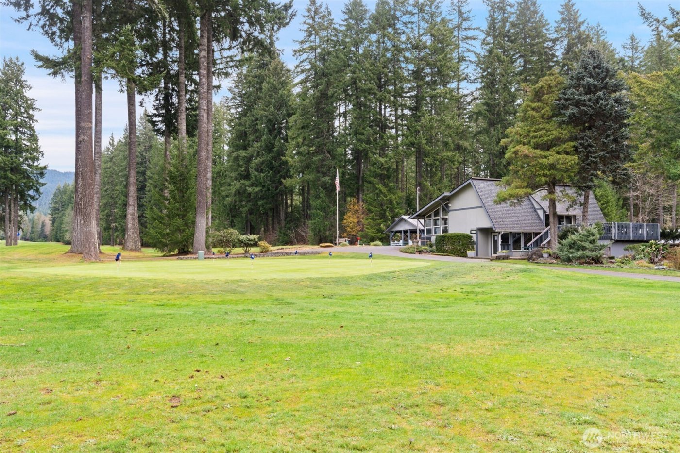 451 N Standstill Drive S, Hoodsport, WA 98548