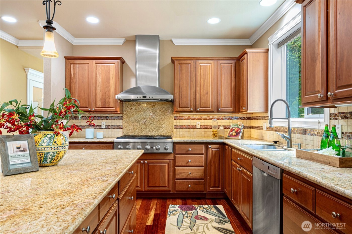15025 SE 43rd Street , Bellevue, WA 98006