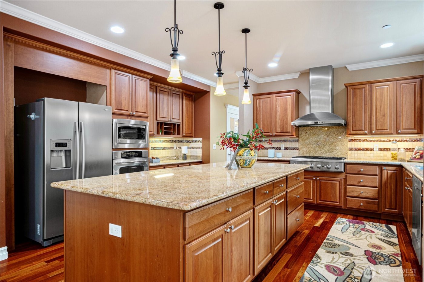 15025 SE 43rd Street , Bellevue, WA 98006