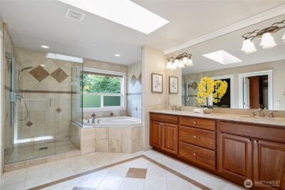 15025 SE 43rd Street , Bellevue, WA 98006 - Photo 24