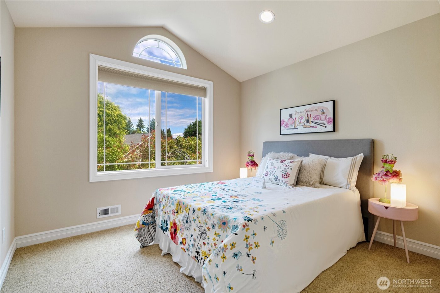 15025 SE 43rd Street , Bellevue, WA 98006