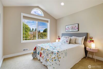 15025 SE 43rd Street , Bellevue, WA 98006 - Photo 27