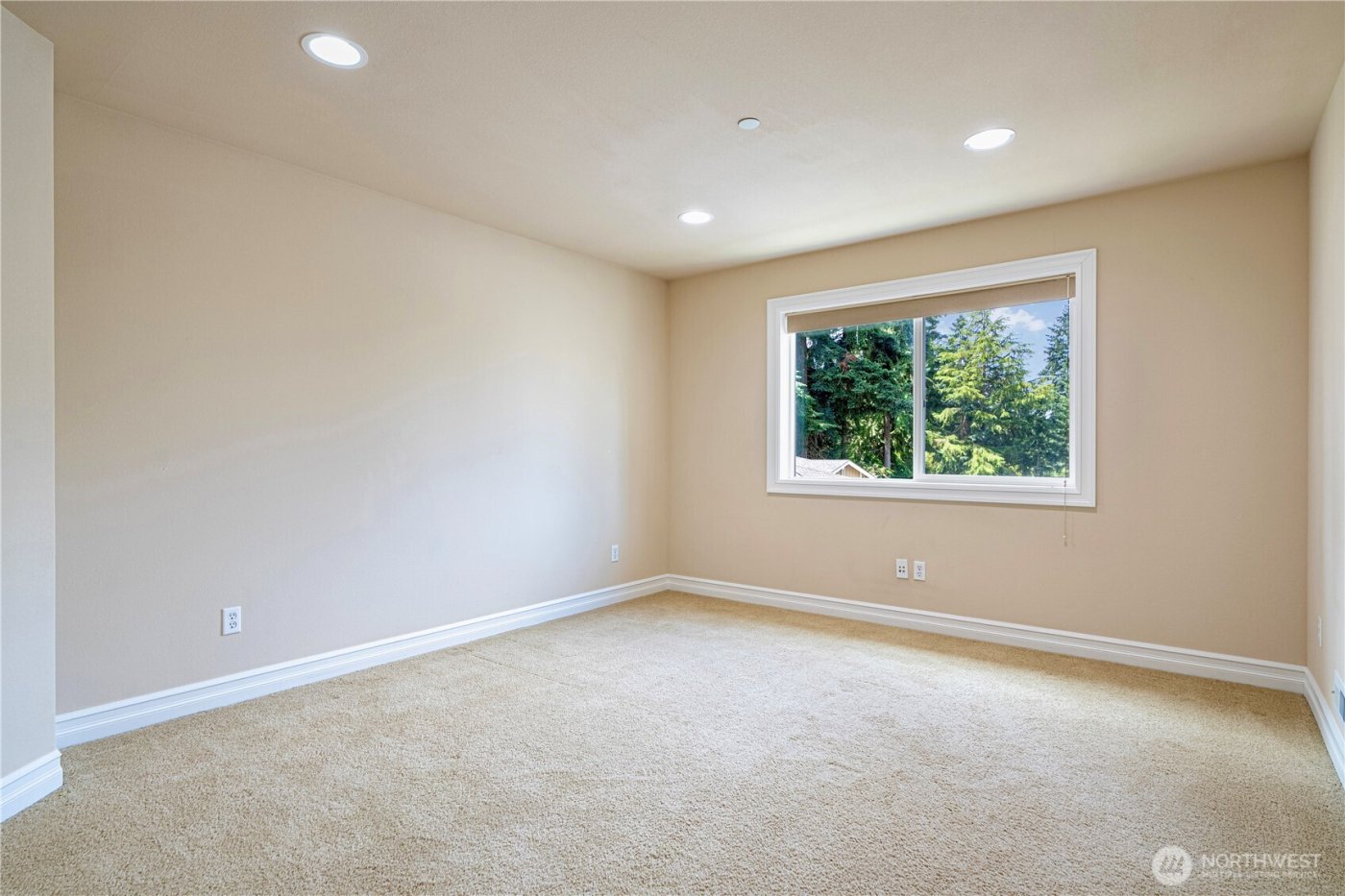 15025 SE 43rd Street , Bellevue, WA 98006