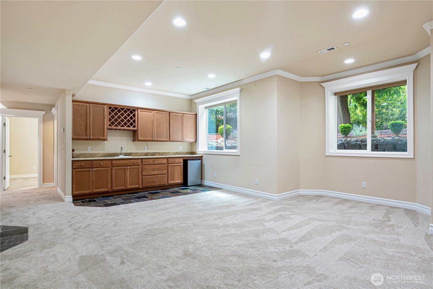 15025 SE 43rd Street , Bellevue, WA 98006