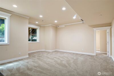 15025 SE 43rd Street , Bellevue, WA 98006 - Photo 31