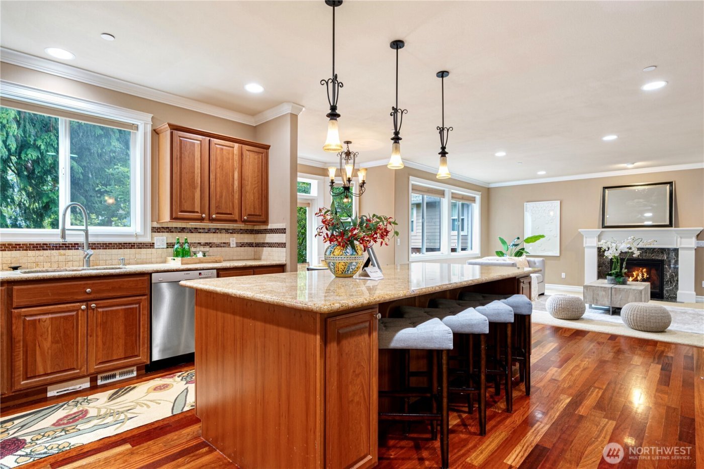 15025 SE 43rd Street , Bellevue, WA 98006