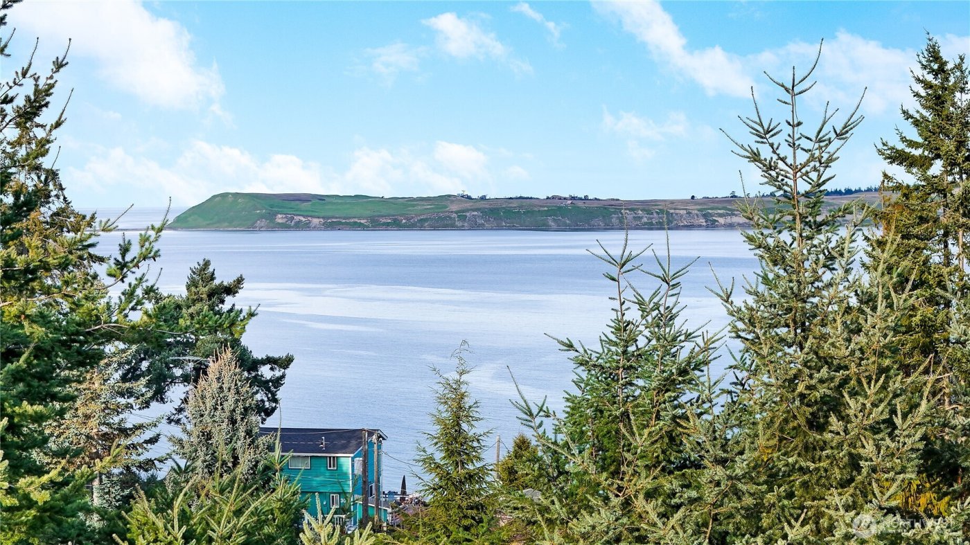 320 N North Street , Sequim, WA 98382