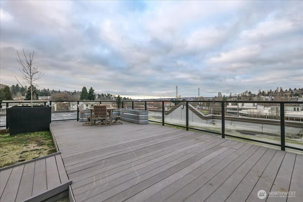 18 Dravus Street #207, Seattle, WA 98109