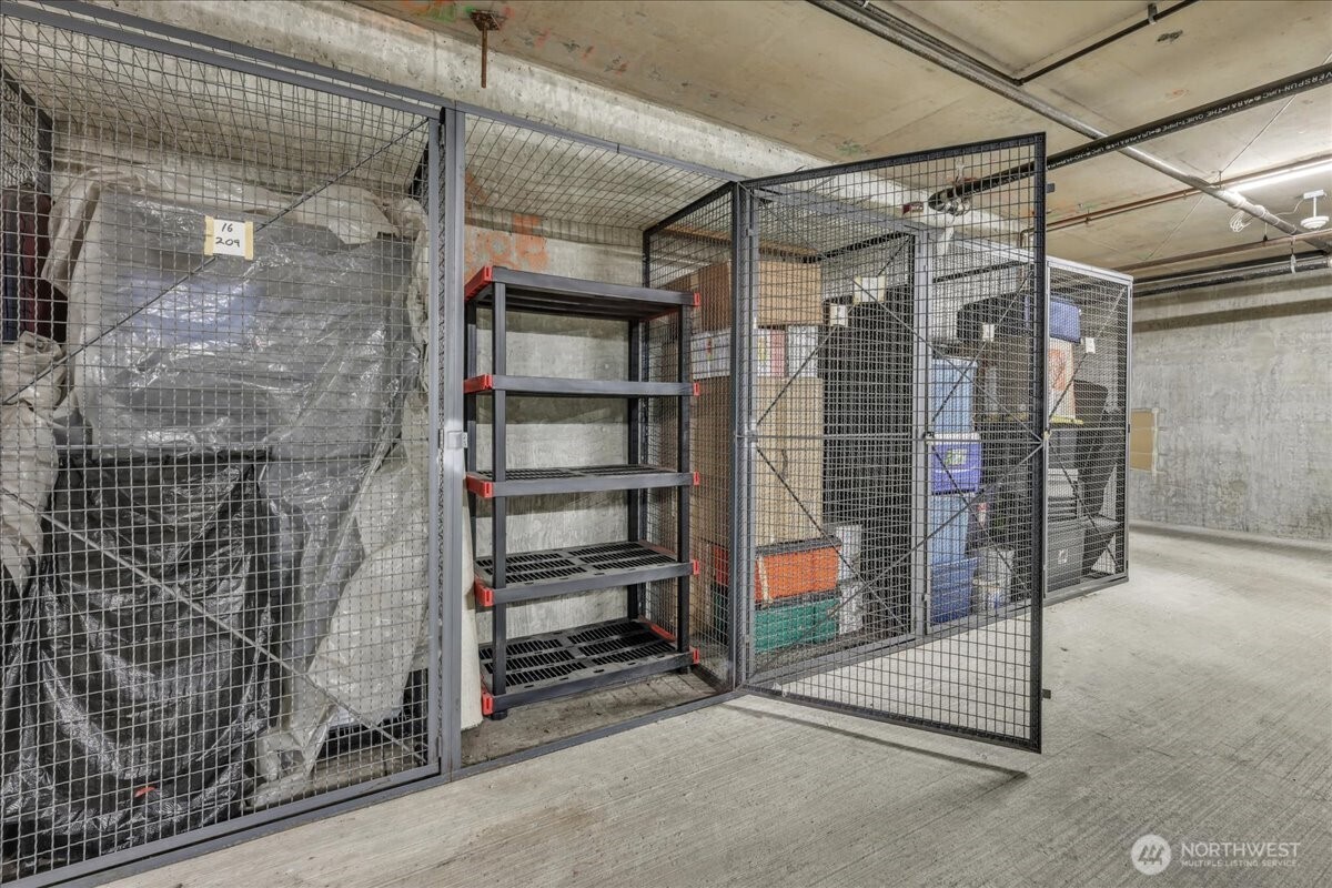 18 Dravus Street #207, Seattle, WA 98109