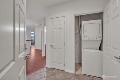 18 Dravus Street #207, Seattle, WA 98109 - Photo 4