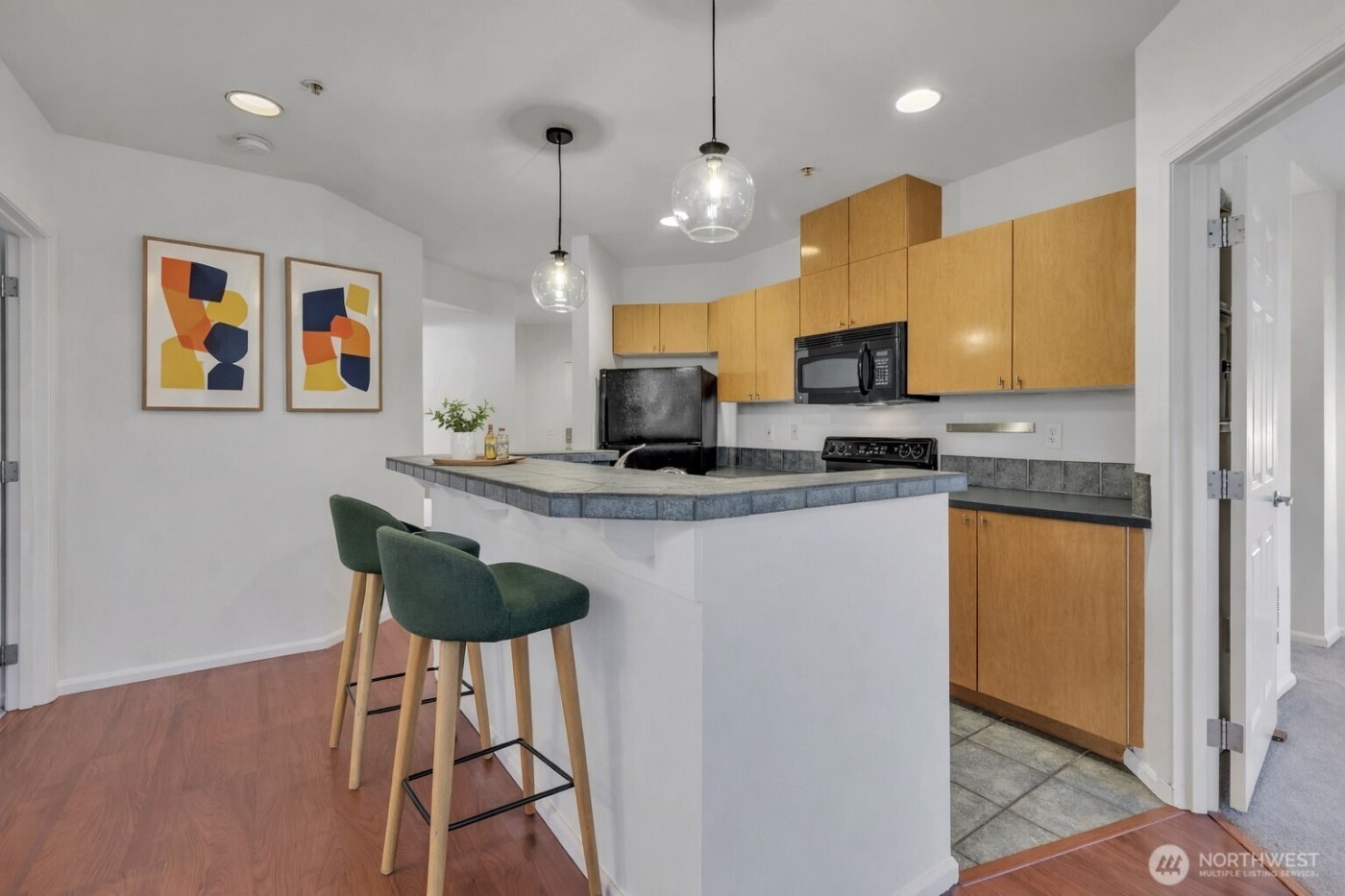 18 Dravus Street #207, Seattle, WA 98109