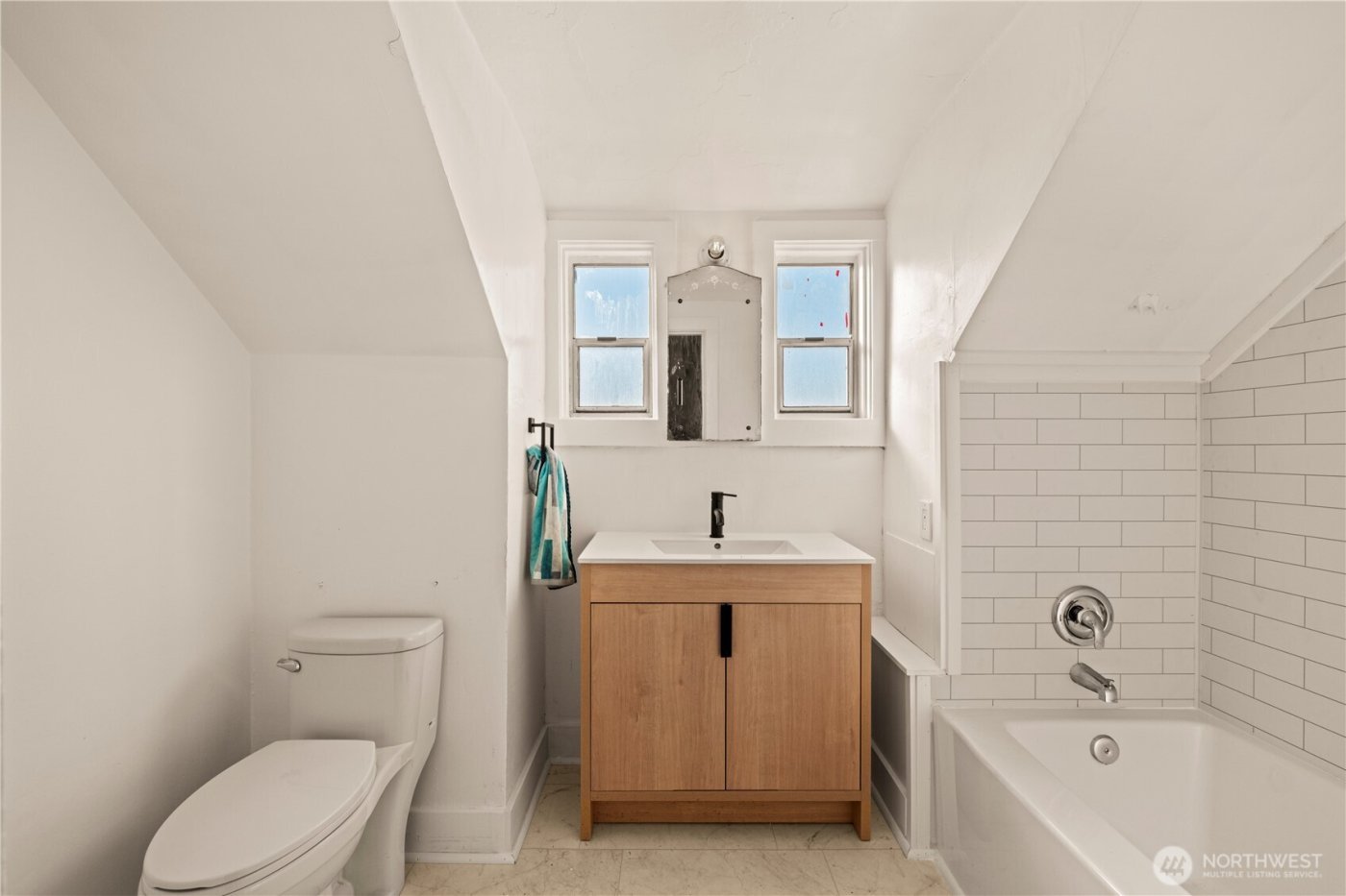 604 academy Street , Kelso, WA 98626-4319