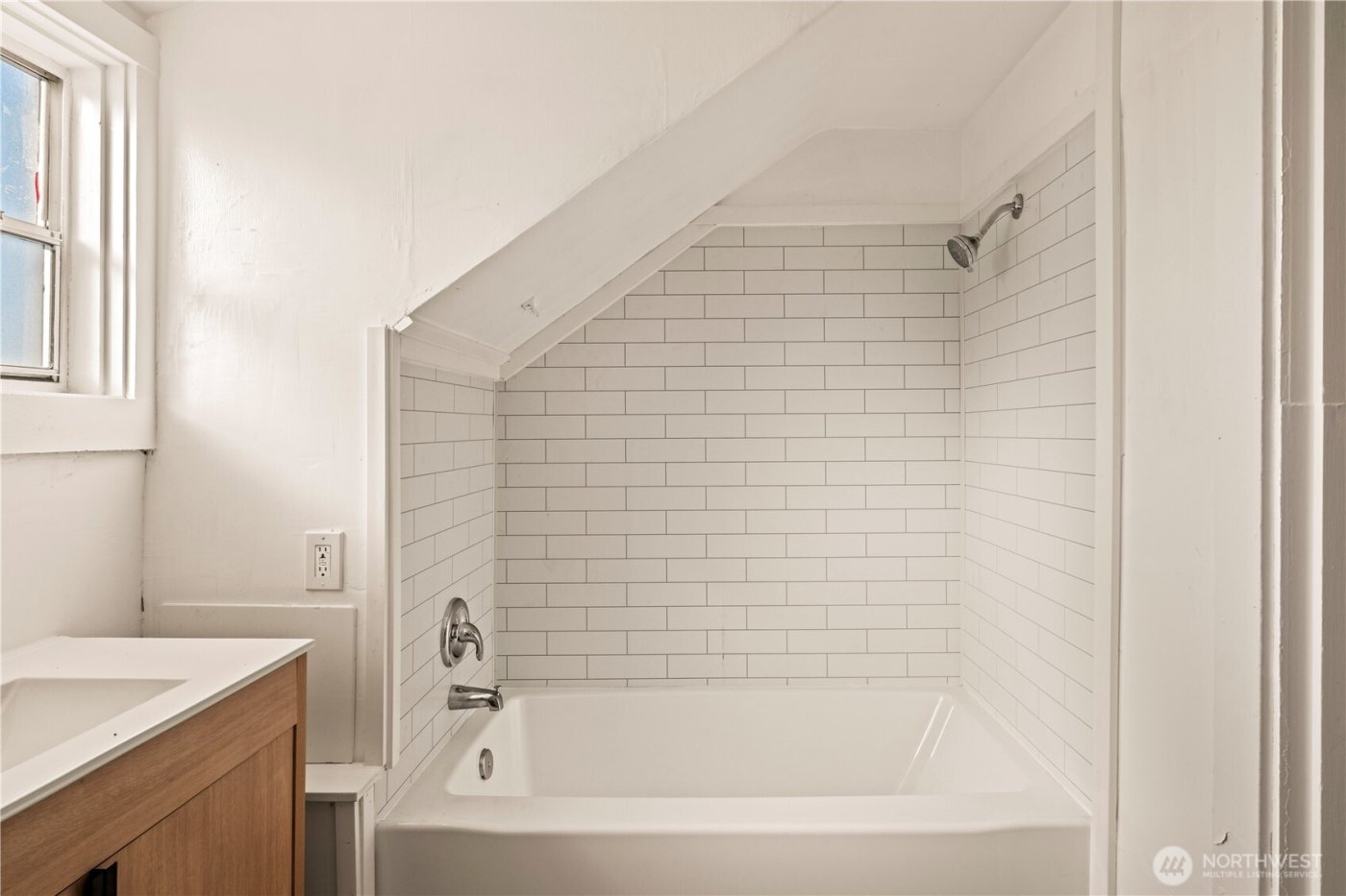 604 academy Street , Kelso, WA 98626-4319