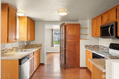905 115th Street S, Tacoma, WA 98444 - Photo 10
