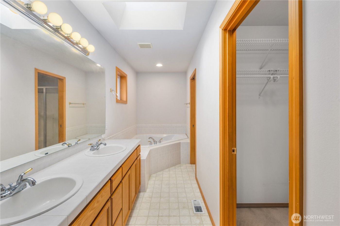 14426 19th Avenue W, Lynnwood, WA 98087-5923