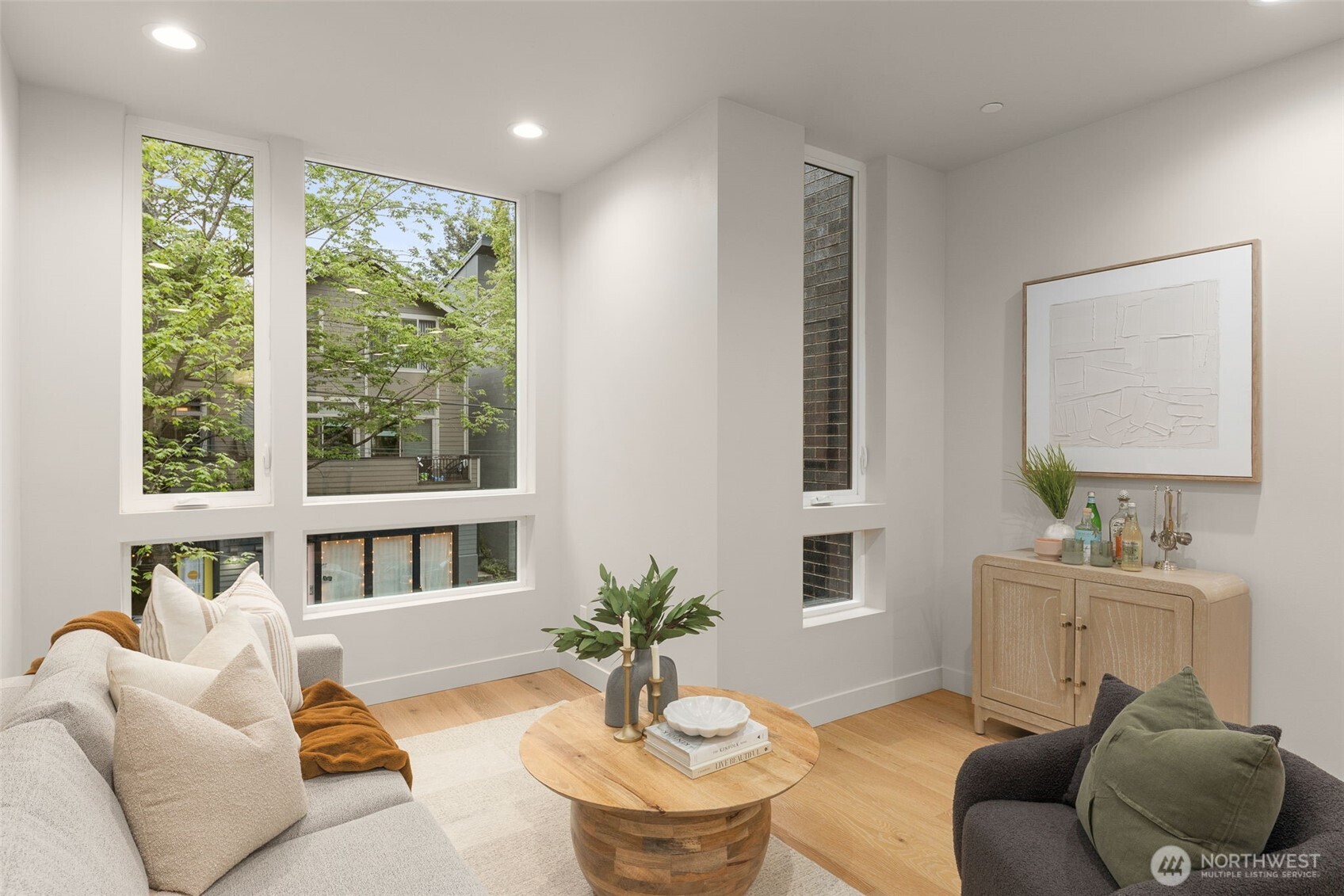 1108 C 34th Avenue , Seattle, WA 98122