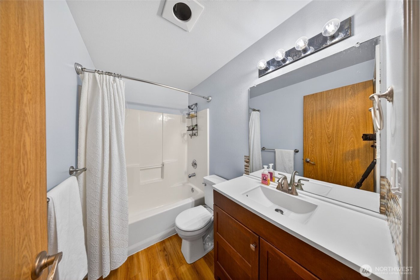 730 SE 8th Avenue #A202, Oak Harbor, WA 98277