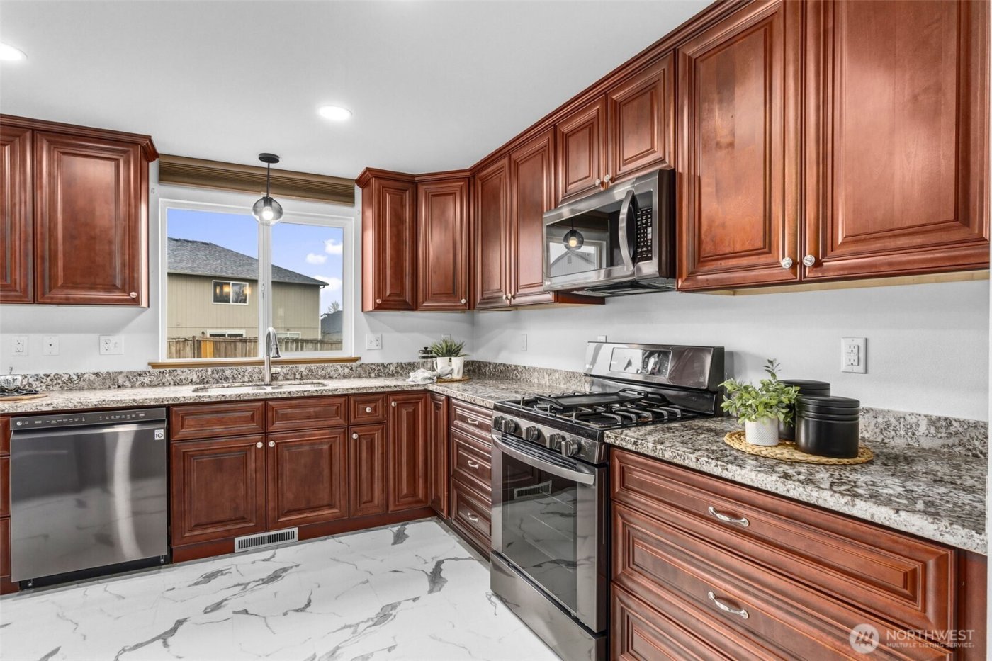 8814 Rosario Court SE, Olympia, WA 98513