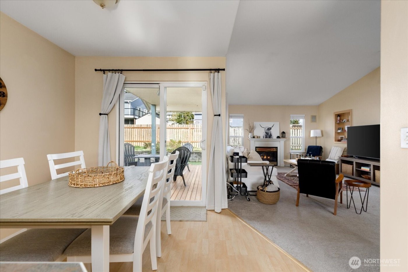 387 SW Stroops Drive , Oak Harbor, WA 98277