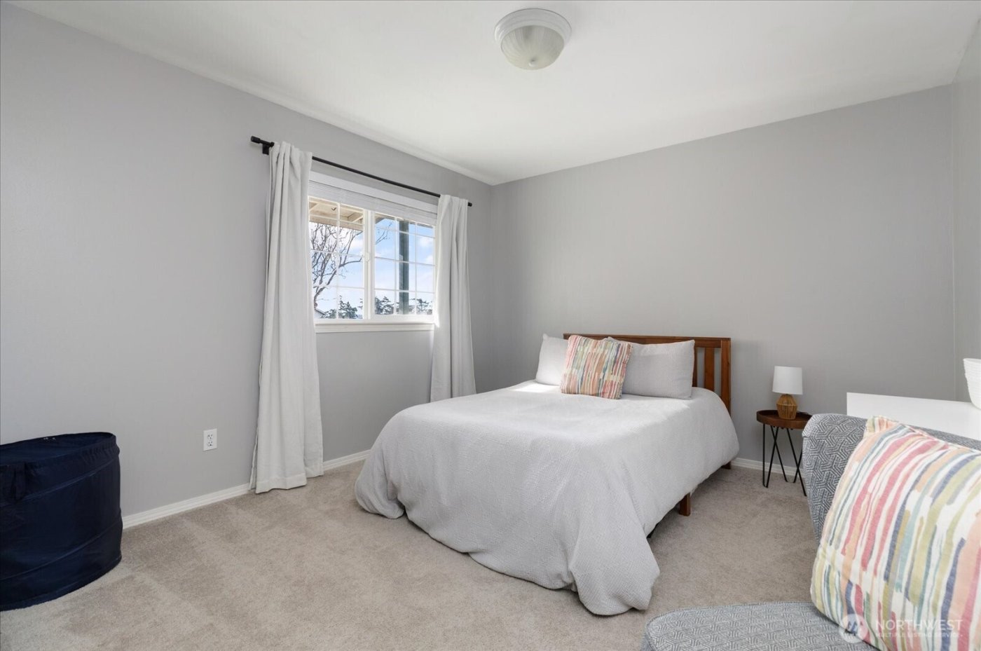 387 SW Stroops Drive , Oak Harbor, WA 98277