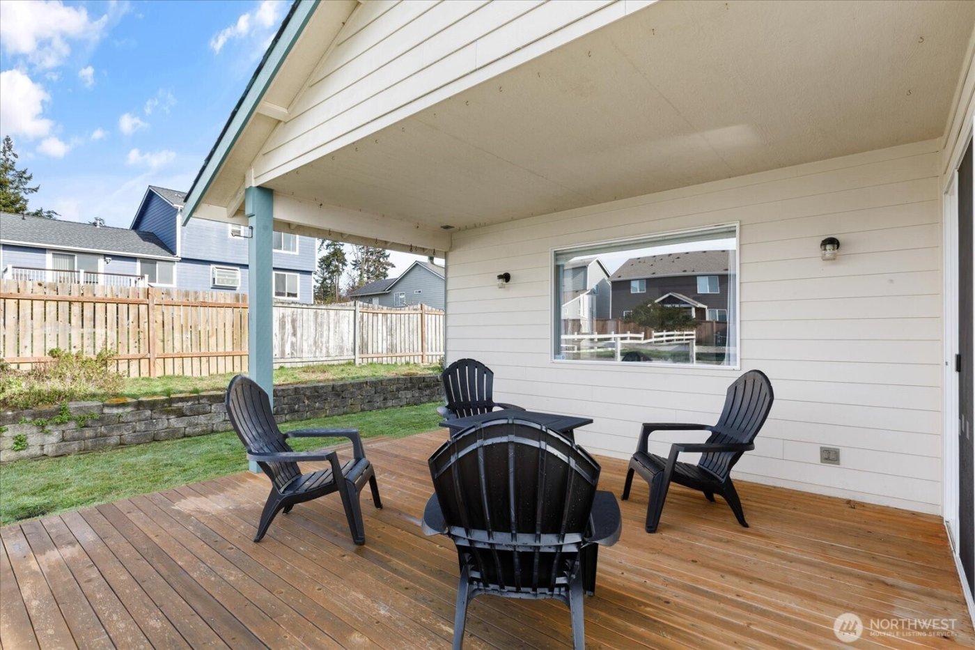 387 SW Stroops Drive , Oak Harbor, WA 98277