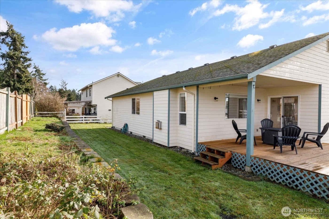 387 SW Stroops Drive , Oak Harbor, WA 98277