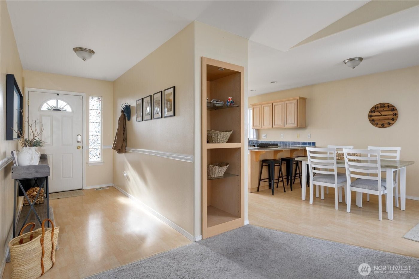 387 SW Stroops Drive , Oak Harbor, WA 98277