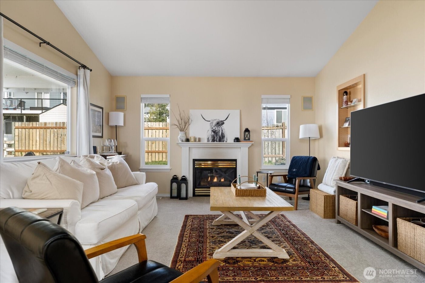 387 SW Stroops Drive , Oak Harbor, WA 98277