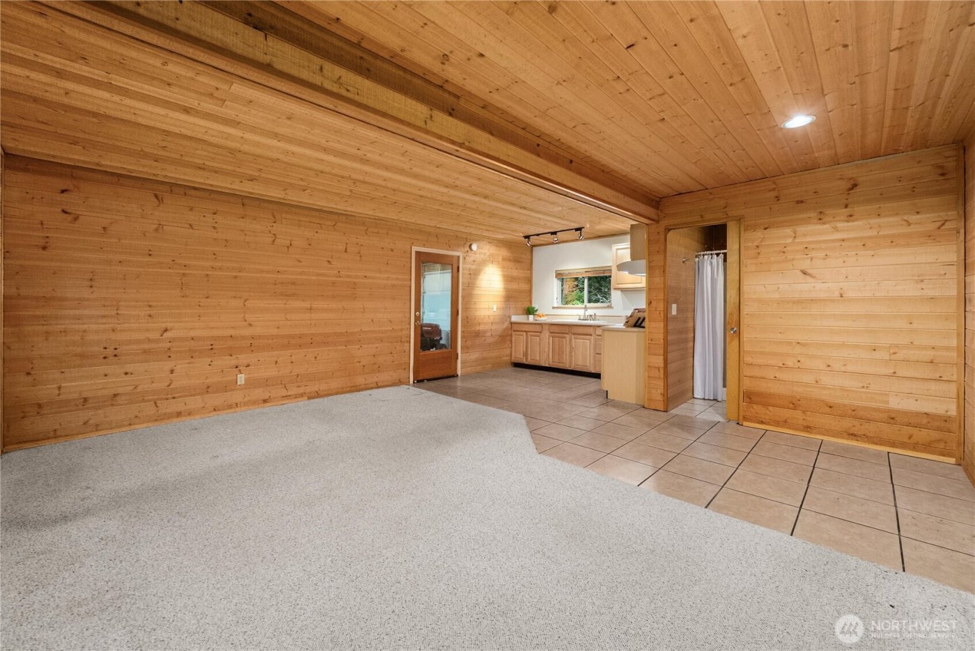 4692 NE Lincoln Road , Poulsbo, WA 98370