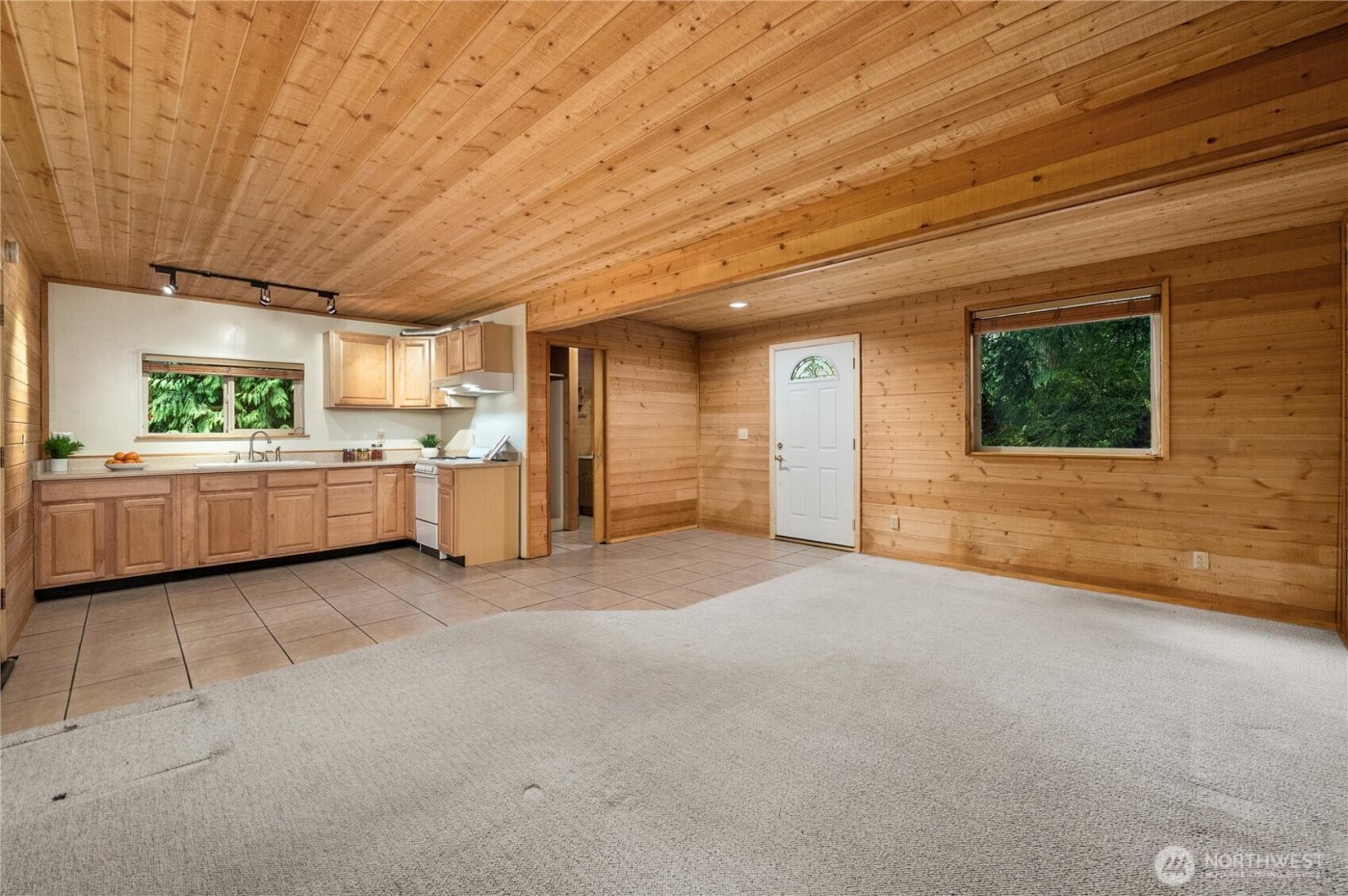 4692 NE Lincoln Road , Poulsbo, WA 98370