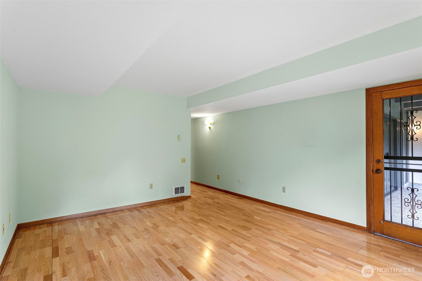 1602 NE 140th Street #N2, Seattle, WA 98125