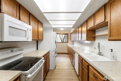 1602 NE 140th Street #N2, Seattle, WA 98125 - Photo 8