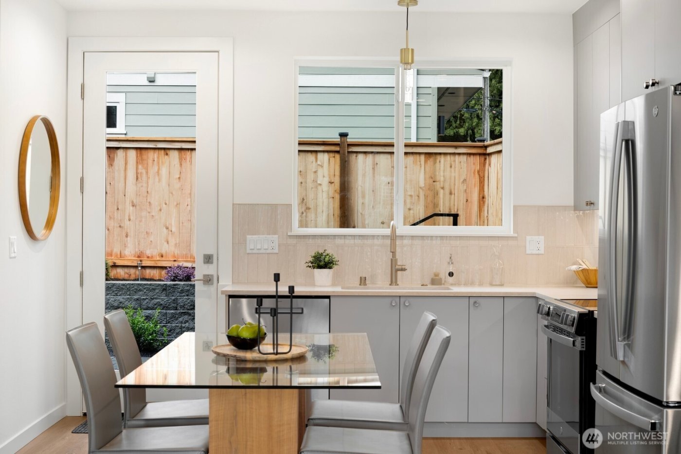 8841 Earl Avenue NW, Seattle, WA 98117