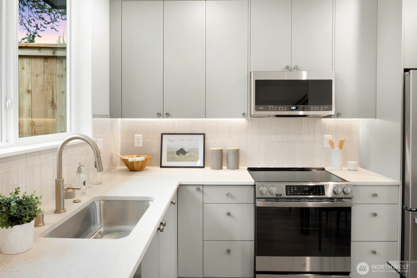 8841 Earl Avenue NW, Seattle, WA 98117