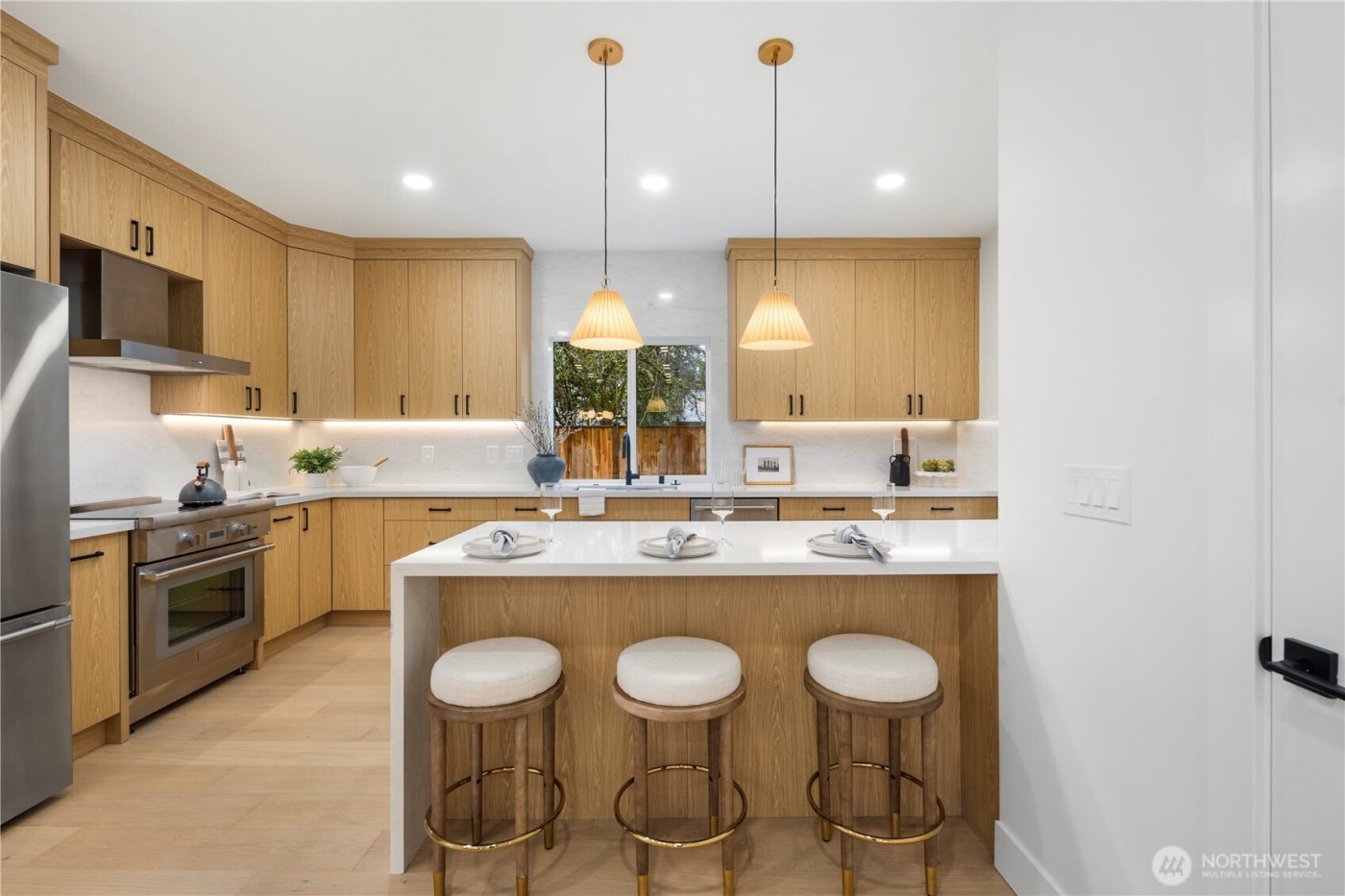 13009 NE 104th Place , Kirkland, WA 98033