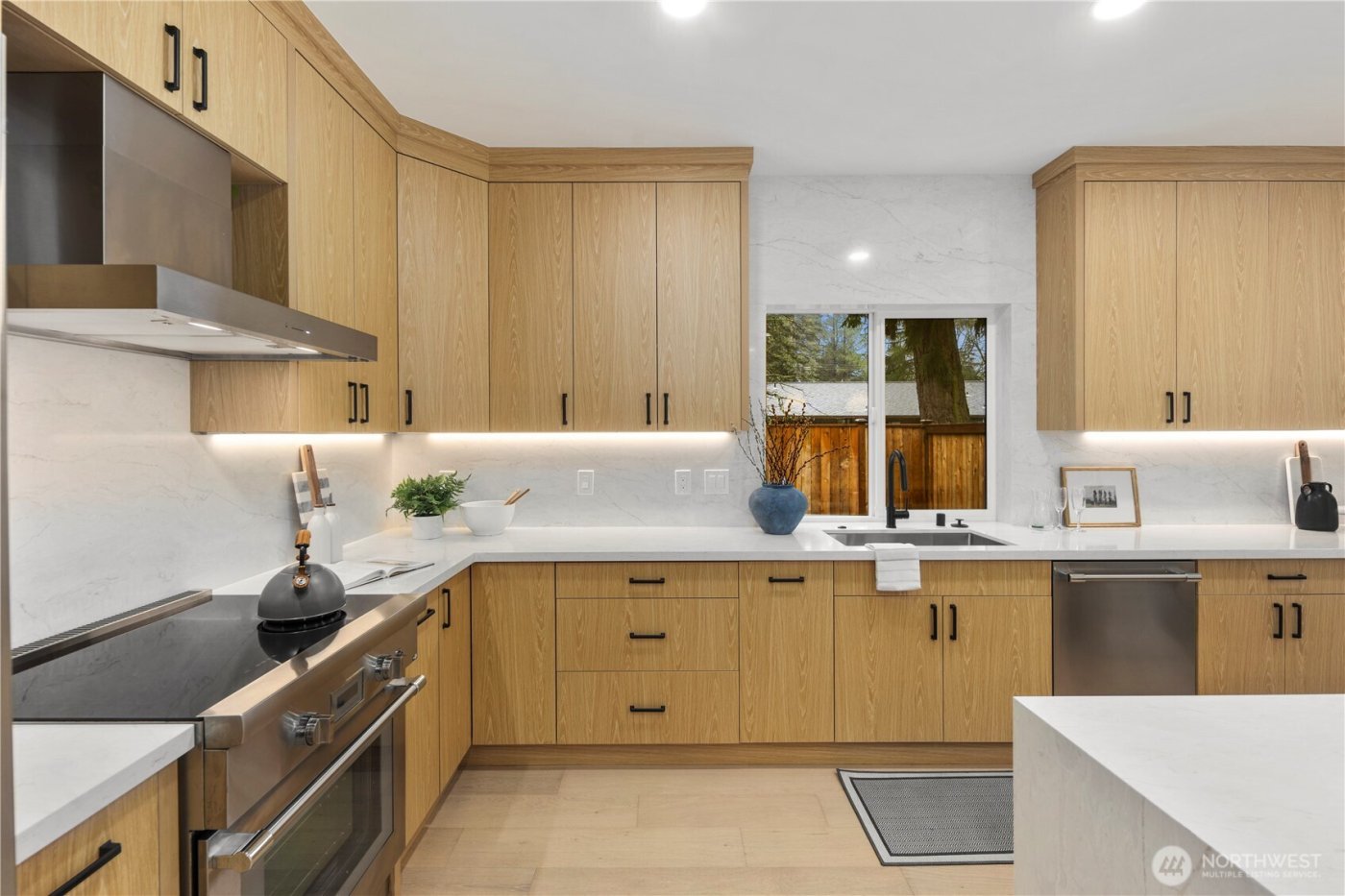 13009 NE 104th Place , Kirkland, WA 98033