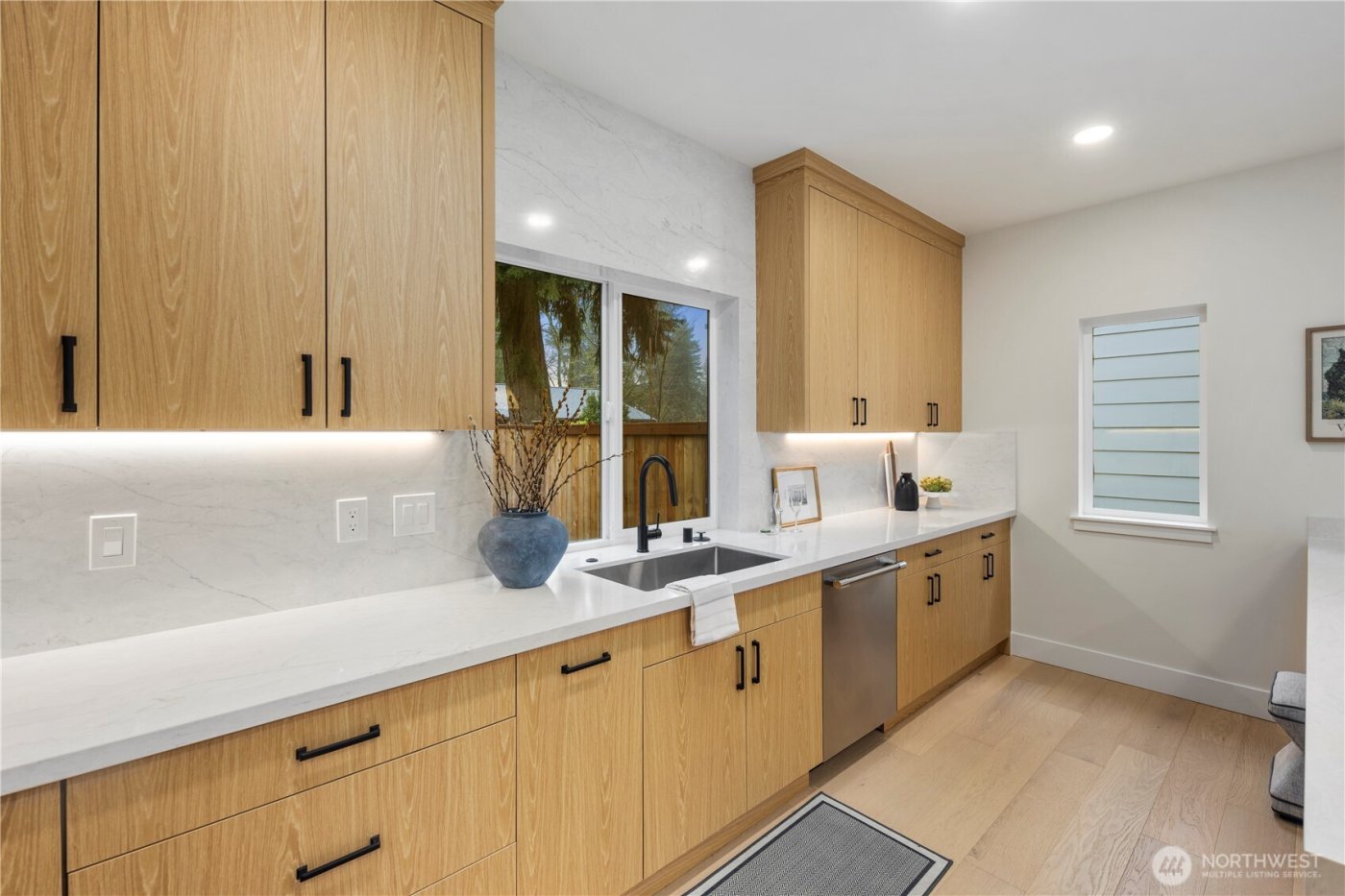 13009 NE 104th Place , Kirkland, WA 98033