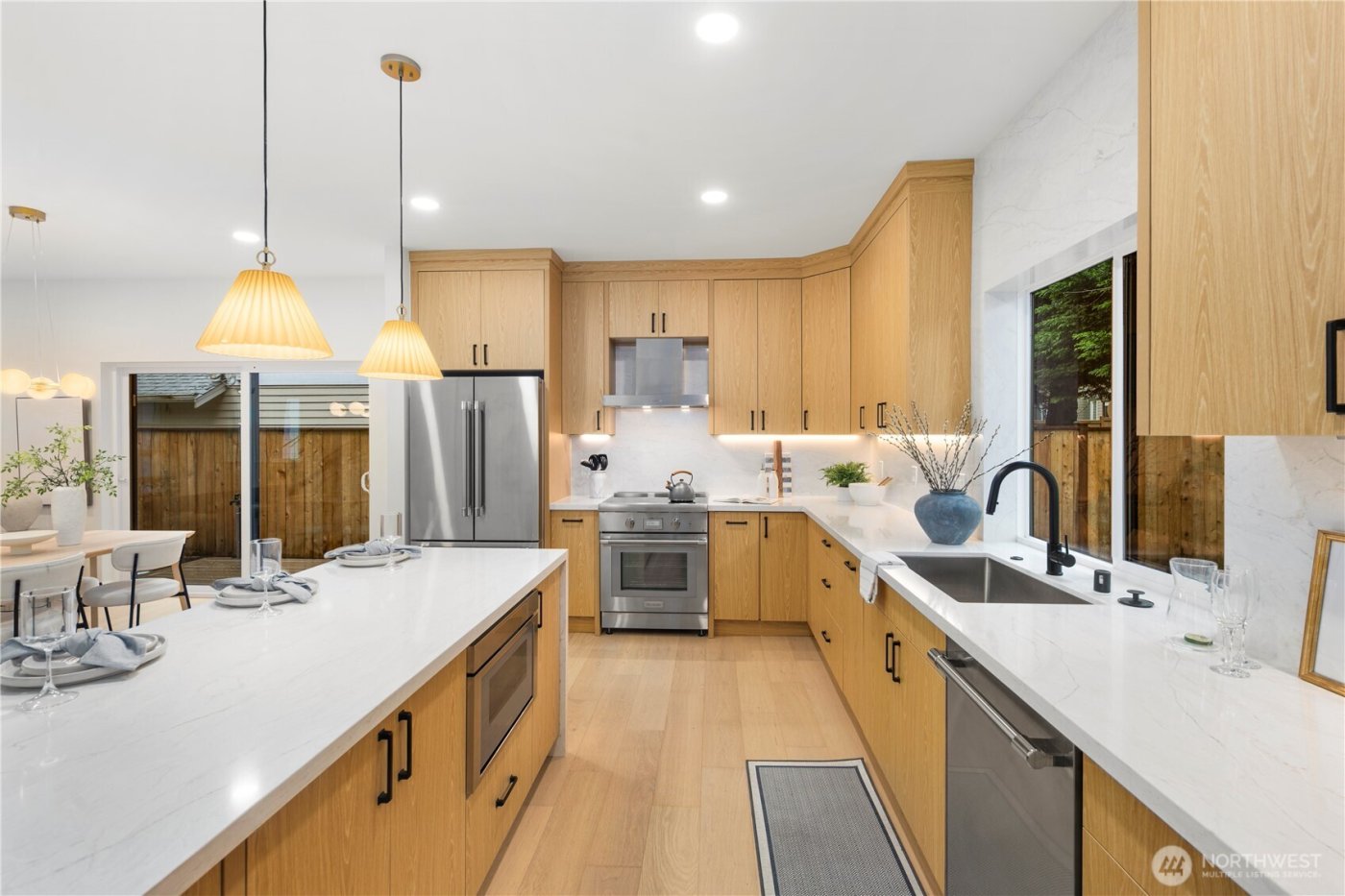 13009 NE 104th Place , Kirkland, WA 98033