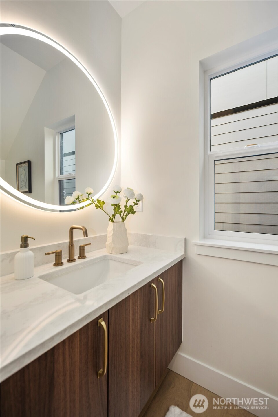 13009 NE 104th Place , Kirkland, WA 98033