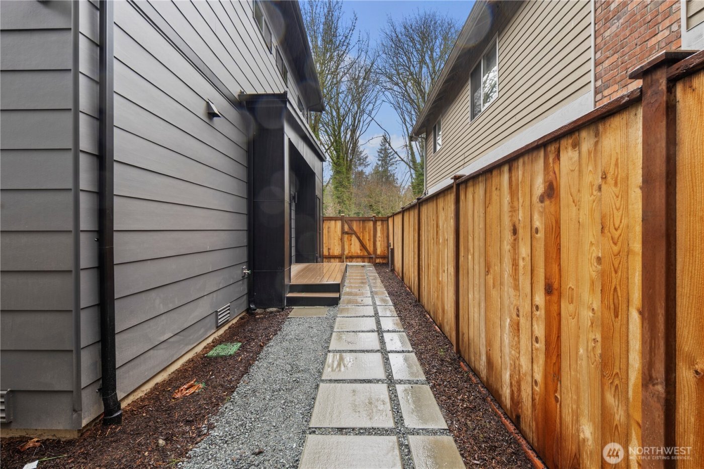 13009 NE 104th Place , Kirkland, WA 98033